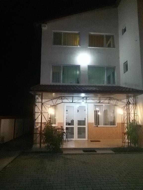 City Comfort Villa Boekarest Buitenkant foto