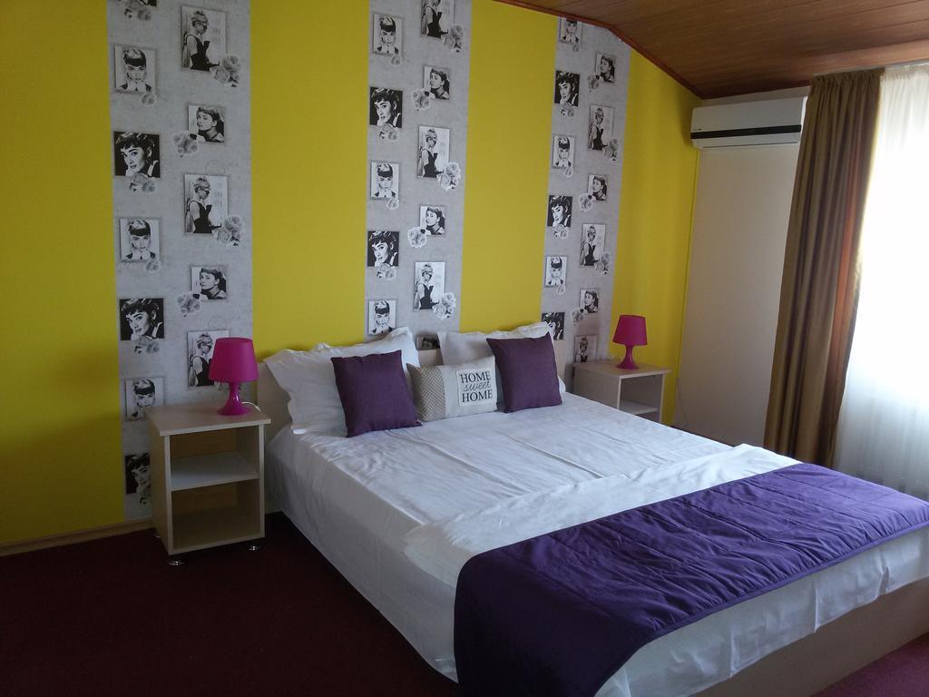 City Comfort Villa Boekarest Kamer foto