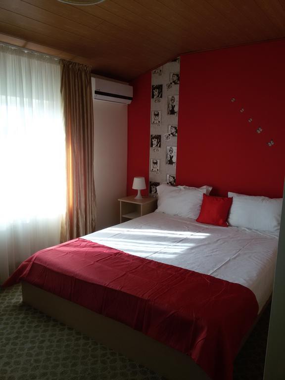 City Comfort Villa Boekarest Kamer foto