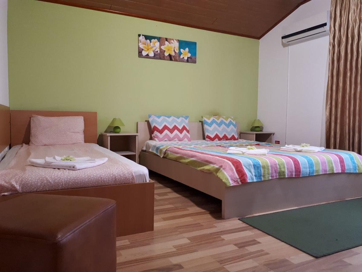 City Comfort Villa Boekarest Buitenkant foto