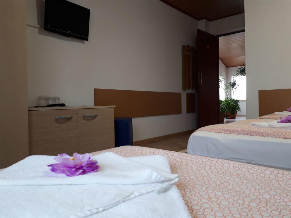 City Comfort Villa Boekarest Buitenkant foto